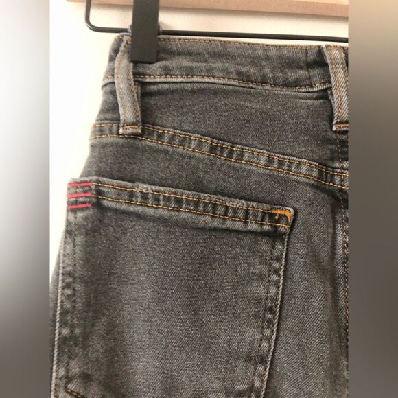 BDG Girl Friend High Rise Skinny Jean in Washed Black - Size 24 - Picture 4 of 9